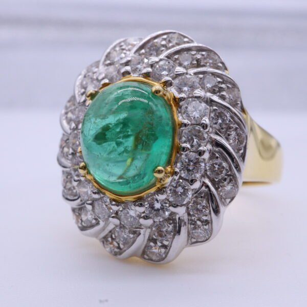 V2 "Mon Emeral" 18K Yellow Gold Ring with Emeral and Diamonds - Image 4
