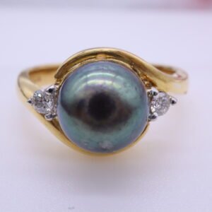 TD3680 18K Yellow Gold Ring with Black Pearl and Diamonds