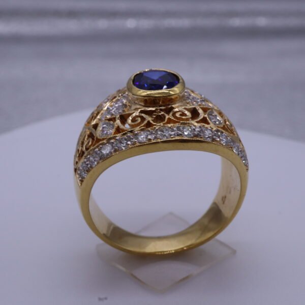 TD8298 "Mon Blue" 18K Yellow Gold Ring with Blue Sapphire and Diamonds - Image 5