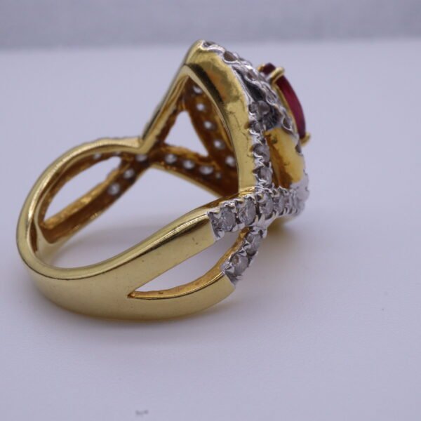B2 "Mon Ruby" 18K Yellow Gold Ring with Ruby and Diamonds - Image 3