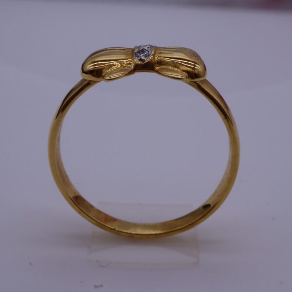 TD8277 "Ribbon" 18K Yellow Gold Ring with Diamonds - Image 3