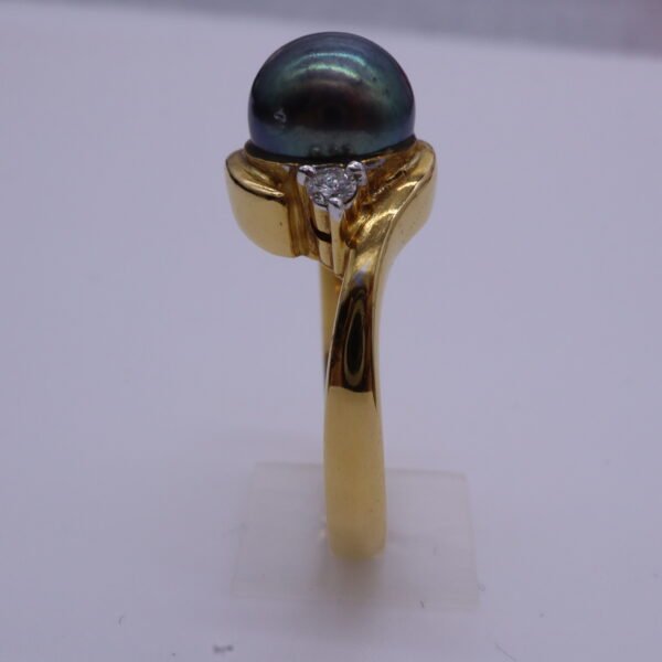 TD3680 18K Yellow Gold Ring with Black Pearl and Diamonds - Image 5