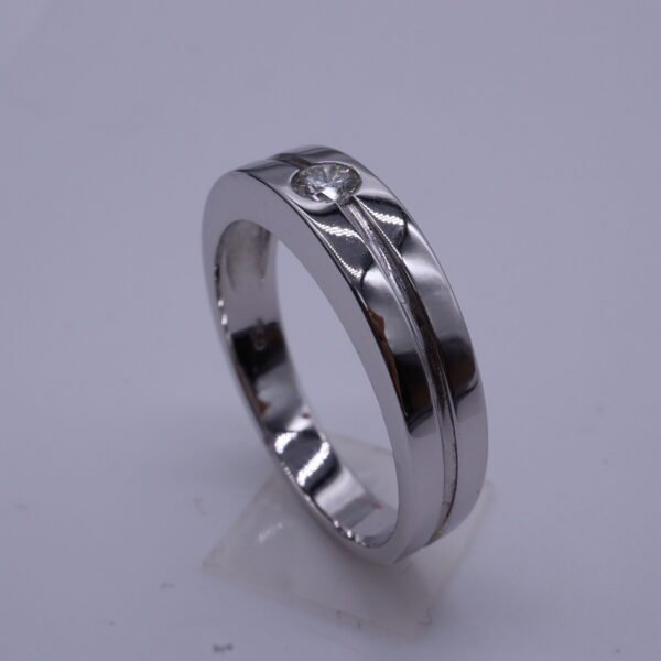 TD8751 18K White Gold Ring with Diamonds - Image 4