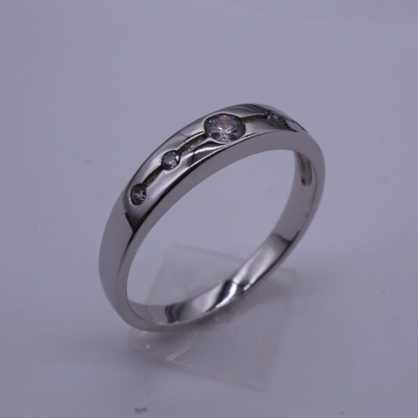 TD8599 18K White Gold Ring with Diamonds - Image 2