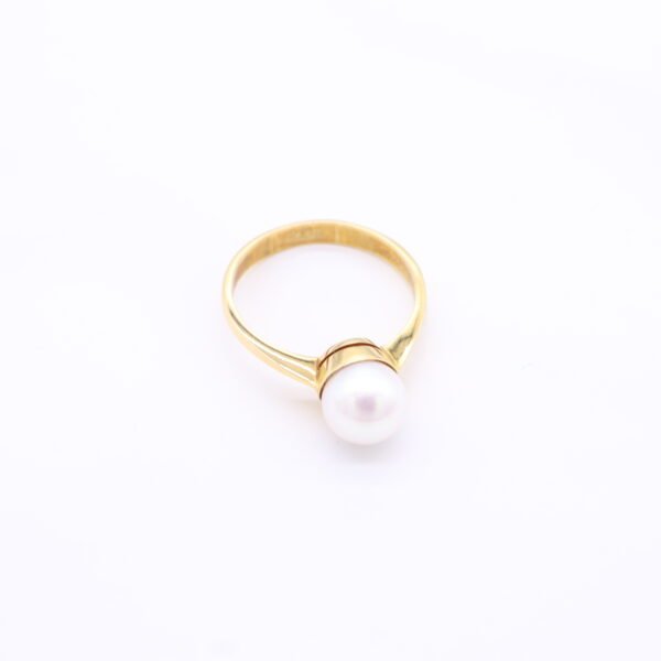 TD8280 "White Pearl" 18K Yellow Gold Ring with Pearl - Image 4