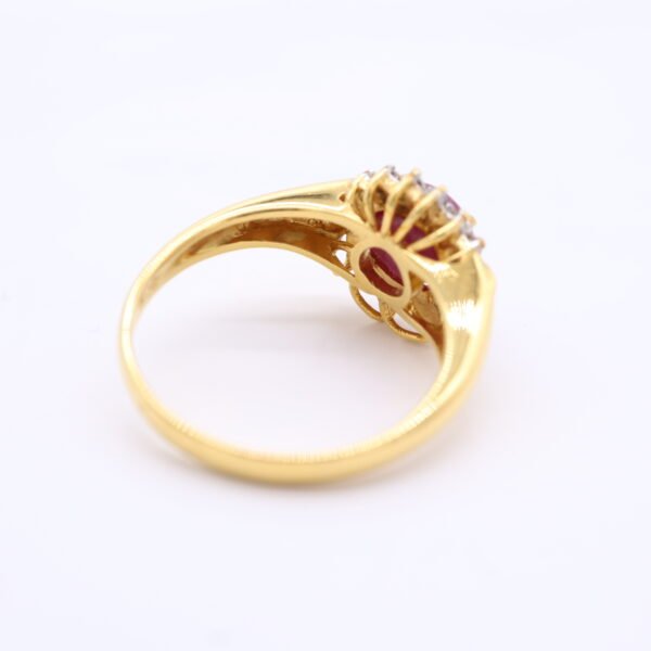 TD8384 "Ruby Flower" 18K Yellow Gold Ring with Ruby and Diamonds - Image 3
