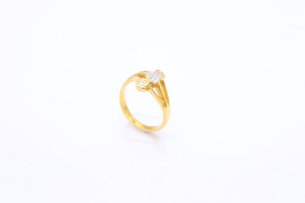 TD8315 "Heart" 18K Gold Ring with Diamonds - Image 2